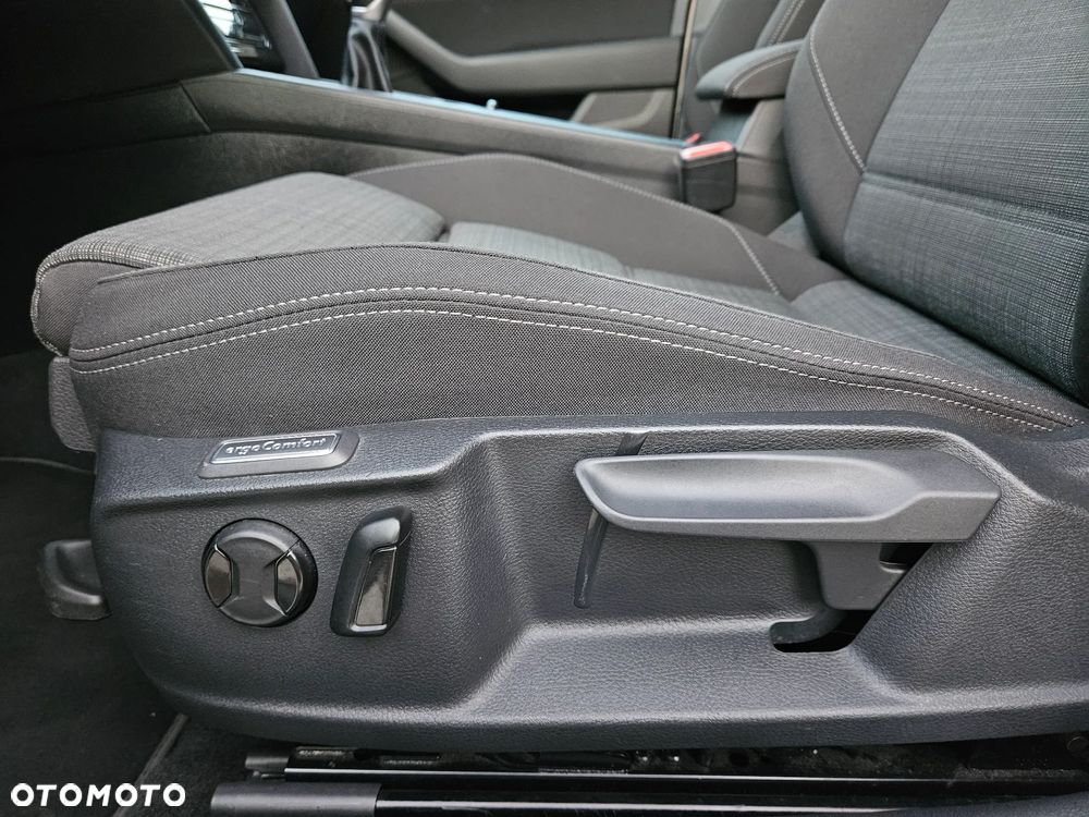 Volkswagen Passat 1.5 TSI EVO Business - 27