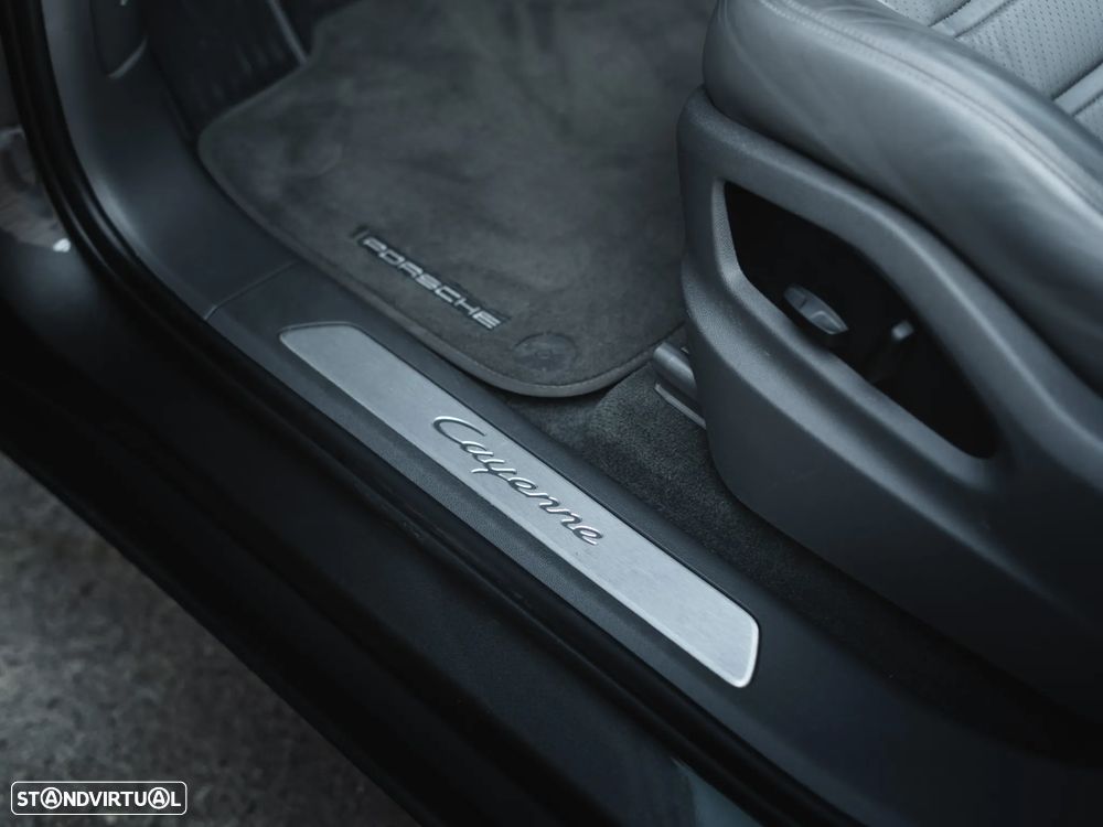 Porsche Cayenne Coupé E-Hybrid - 27