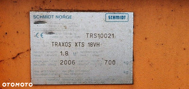 Schmidt Traxos XTS 18 VH piaskarka posypywarka solarka Epoke do zimowego utrzymania - 6