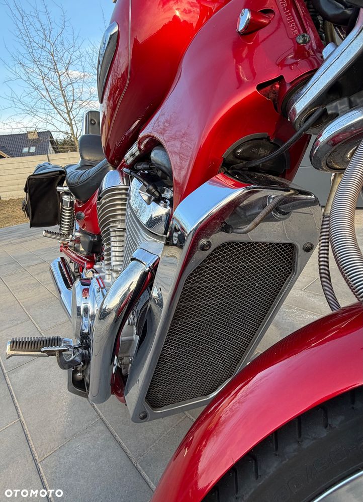 Suzuki Intruder - 11