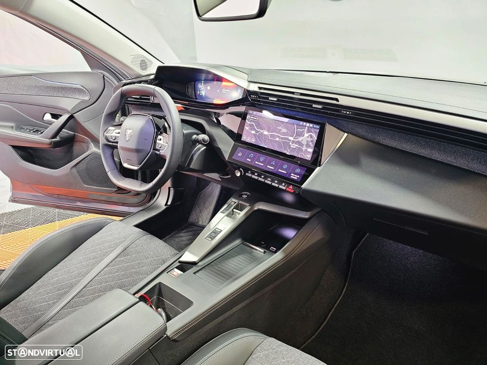 Peugeot 408 1.2 PureTech Allure EAT8 - 22