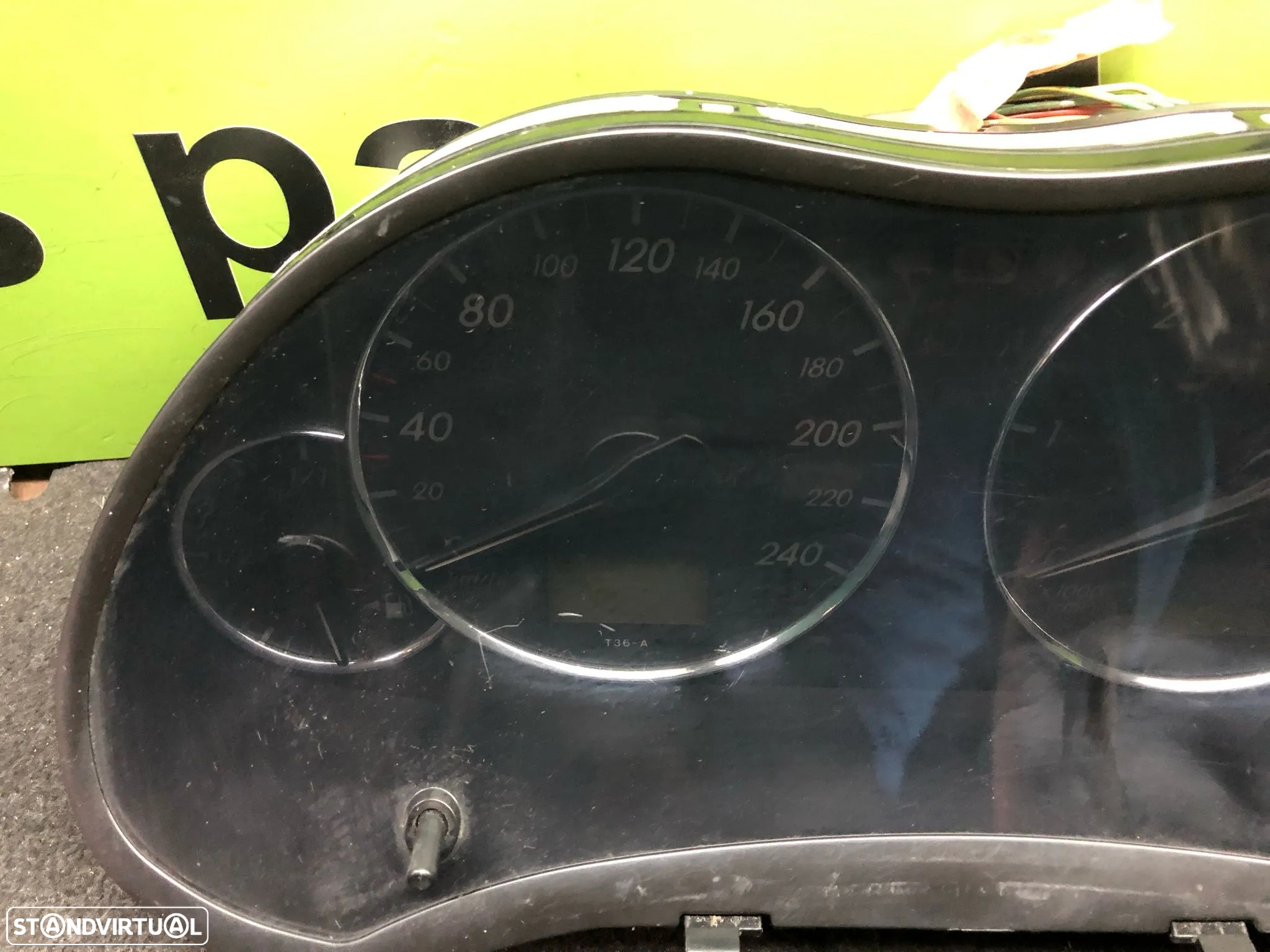 TOYOTA AVENSIS QUADRANTE PAINEL DE INSTRUMENTOS - Q030 - 2
