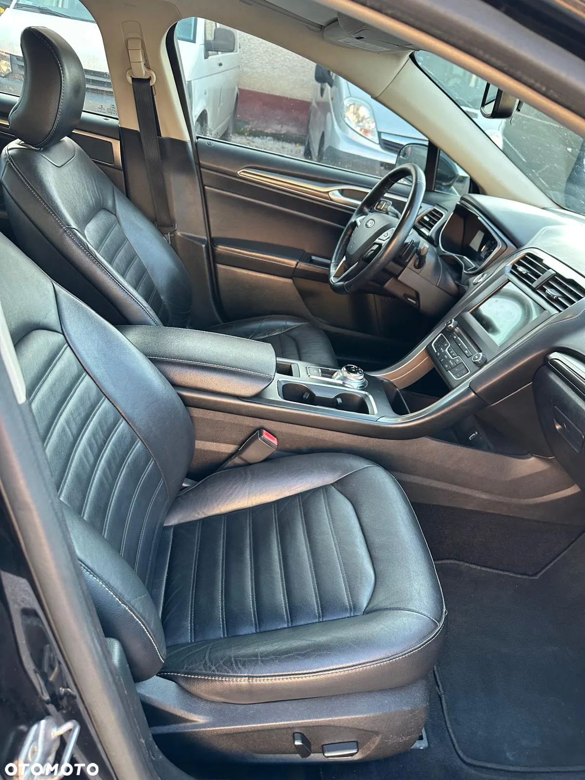 Ford Fusion 2.0 EcoBoost Titanium - 11