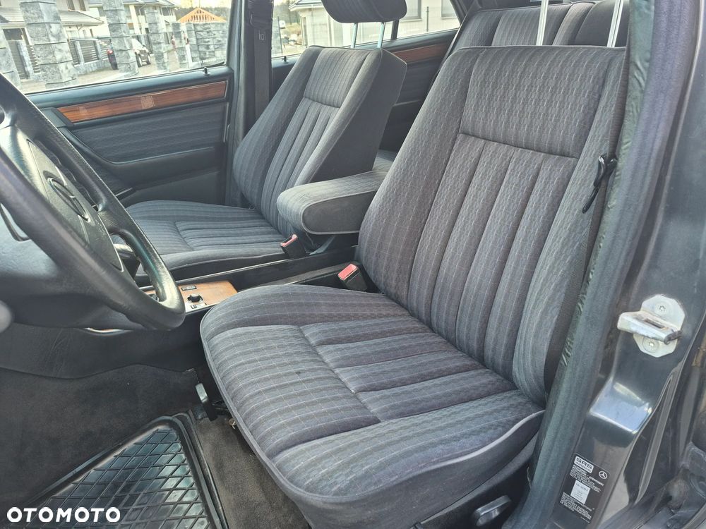 Mercedes-Benz W124 (1984-1993) - 21