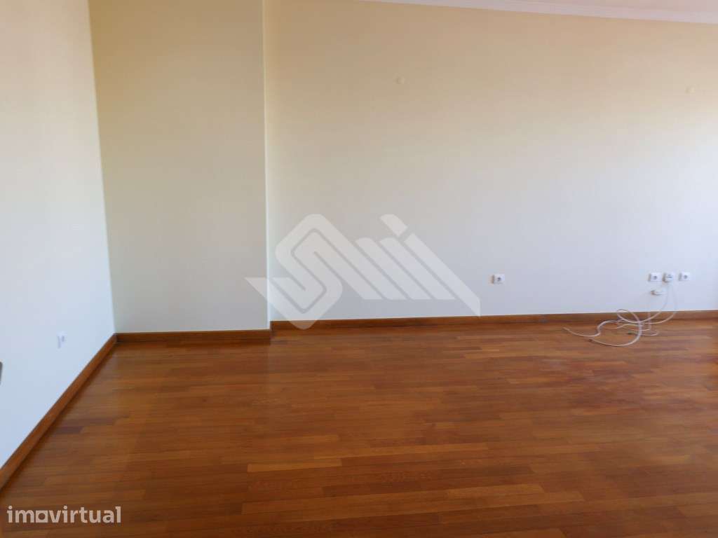 Apartamento T2 Campo Alegre - Grande imagem: 2/19
