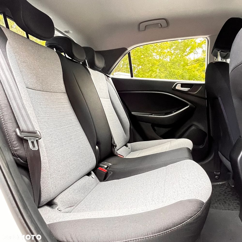Hyundai i20 1.4 Comfort - 21