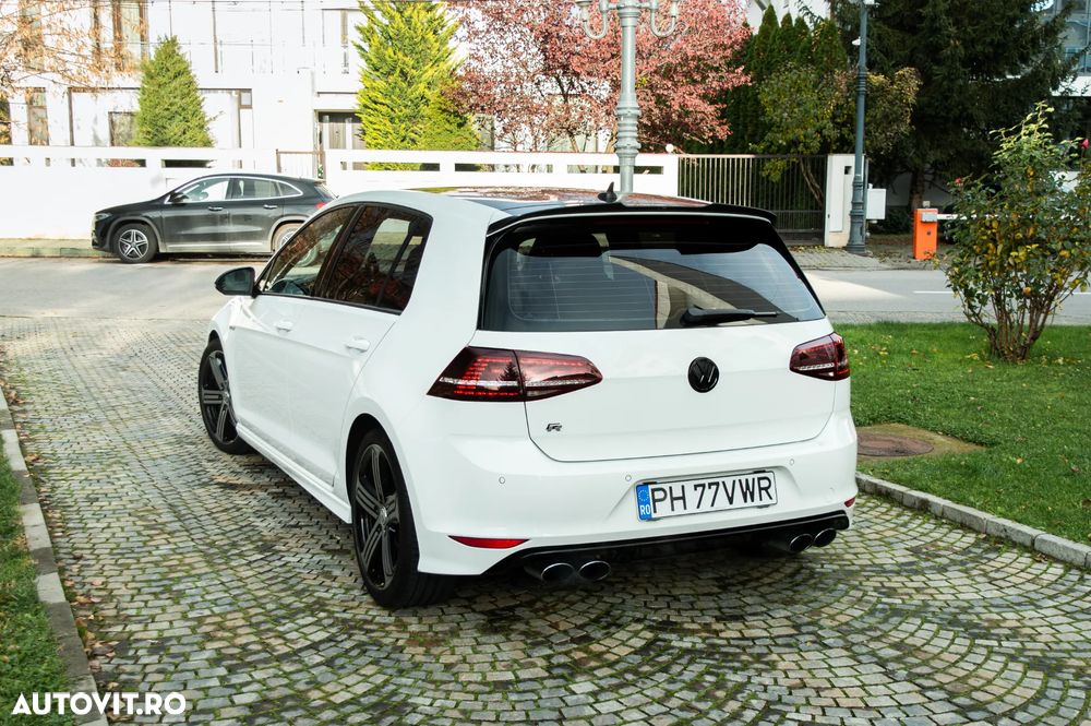 Volkswagen Golf - 20