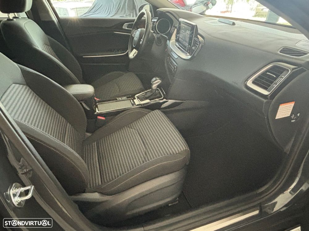 Kia XCeed 1.6 GDi PHEV Drive - 13