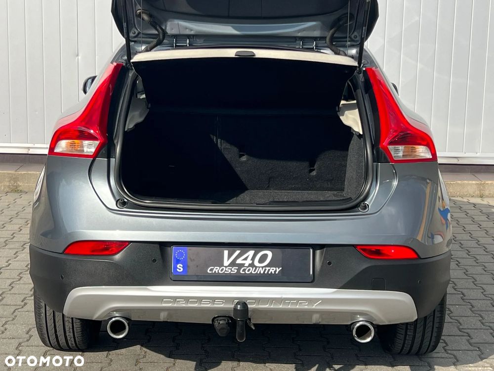 Volvo V40 Cross Country D3 Momentum - 23