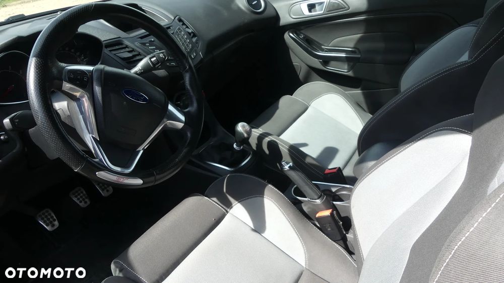 Ford Fiesta ST - 5