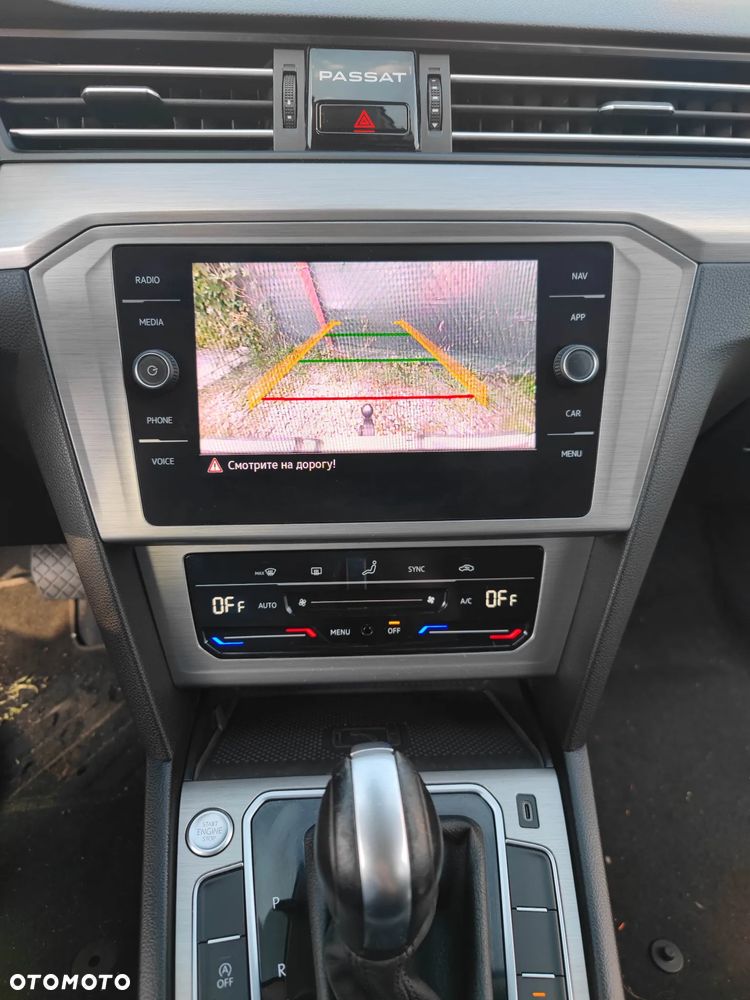Volkswagen Passat 2.0 TDI SCR DSG Conceptline - 2