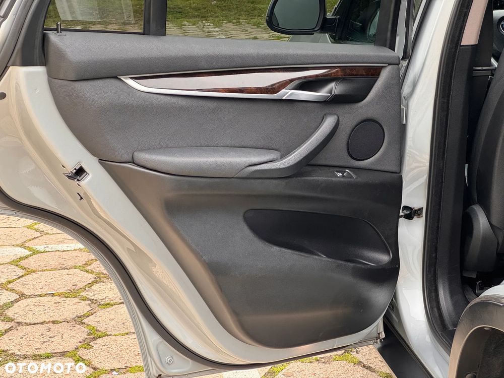 BMW X5 3.5i xDrive - 17