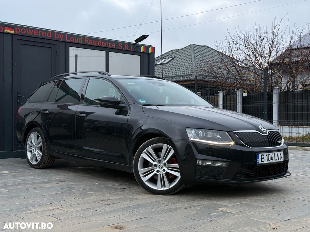 Skoda Octavia Combi Diesel 2.0 TDI DSG RS - 2
