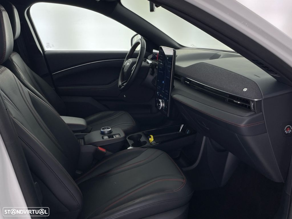 Ford Mustang Mach-E 87 kWh Premium AWD - 23