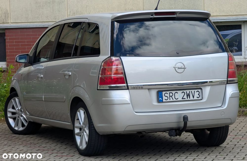 Opel Zafira 1.9 CDTI Sport - 32