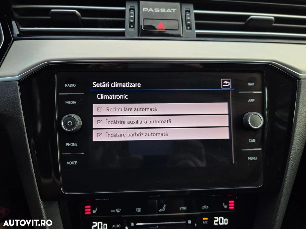 Volkswagen Passat 2.0 TDI SCR DSG Elegance - 29
