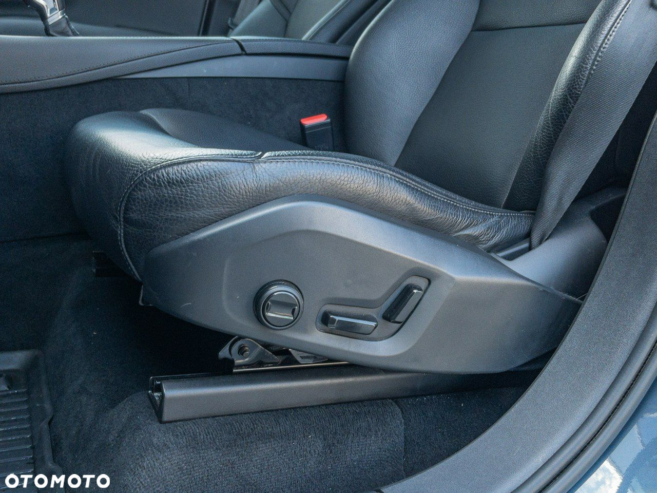 Volvo XC 90 - 30