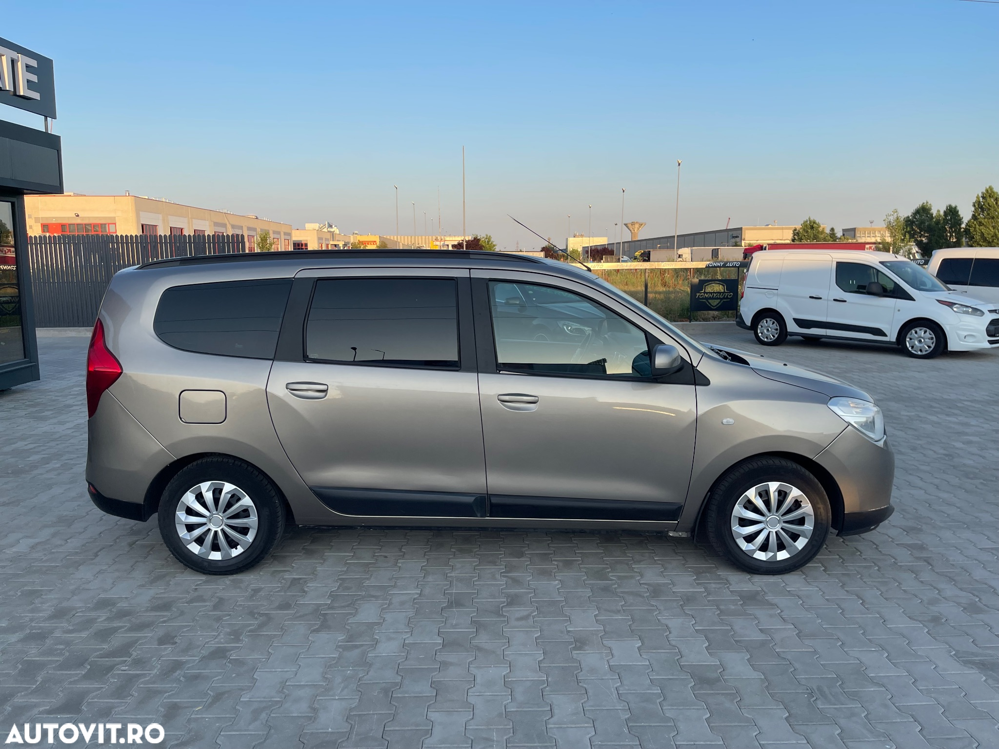 Dacia Lodgy dCi 110 Celebration - 7