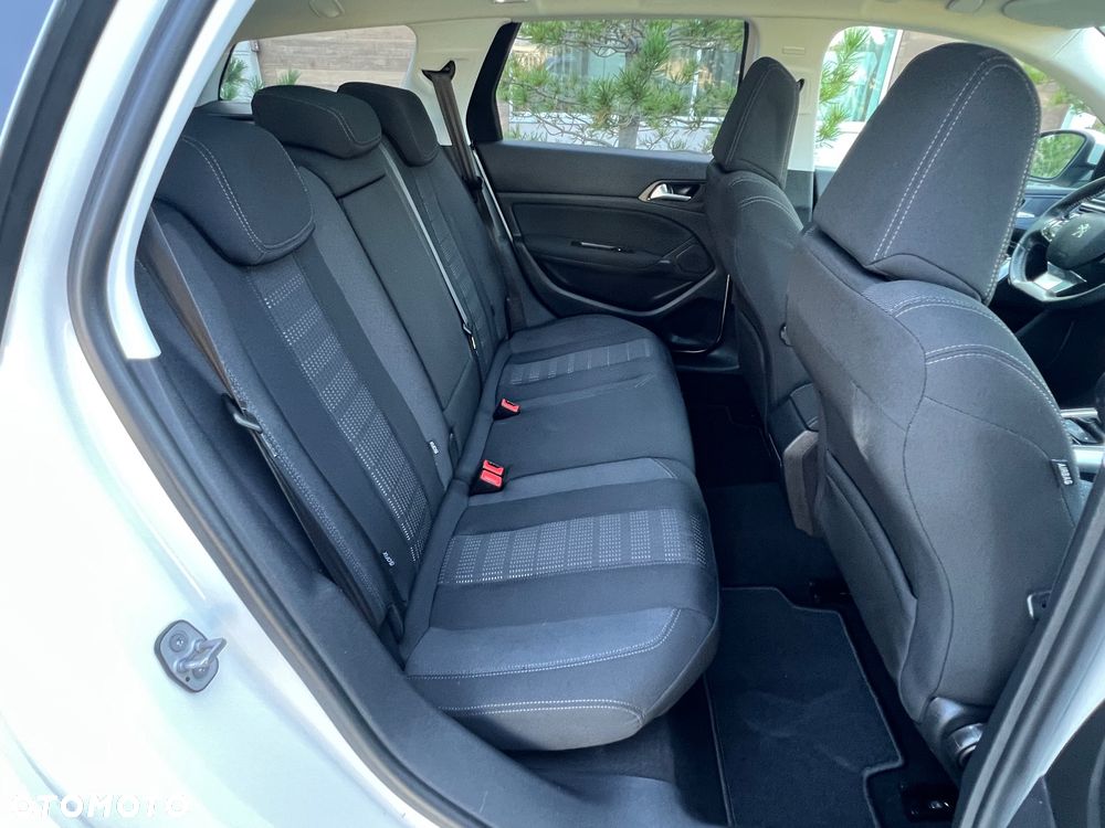 Peugeot 308 BlueHDi FAP 150 Stop&Start Automatik Allure - 32