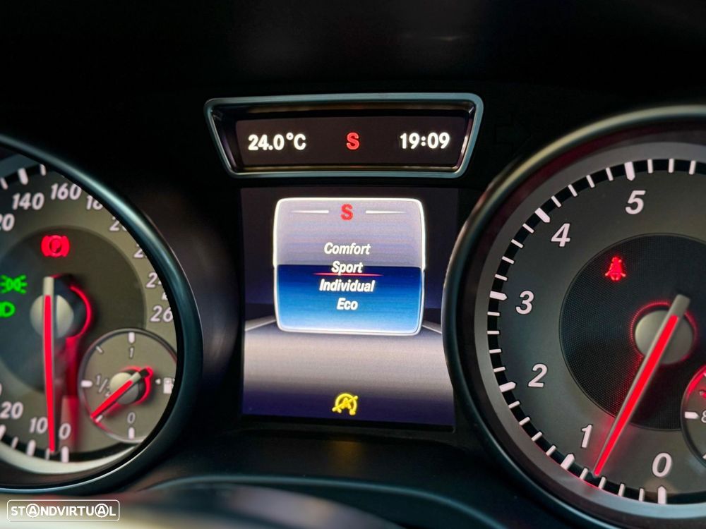 Mercedes-Benz CLA 180 AMG Line - 10