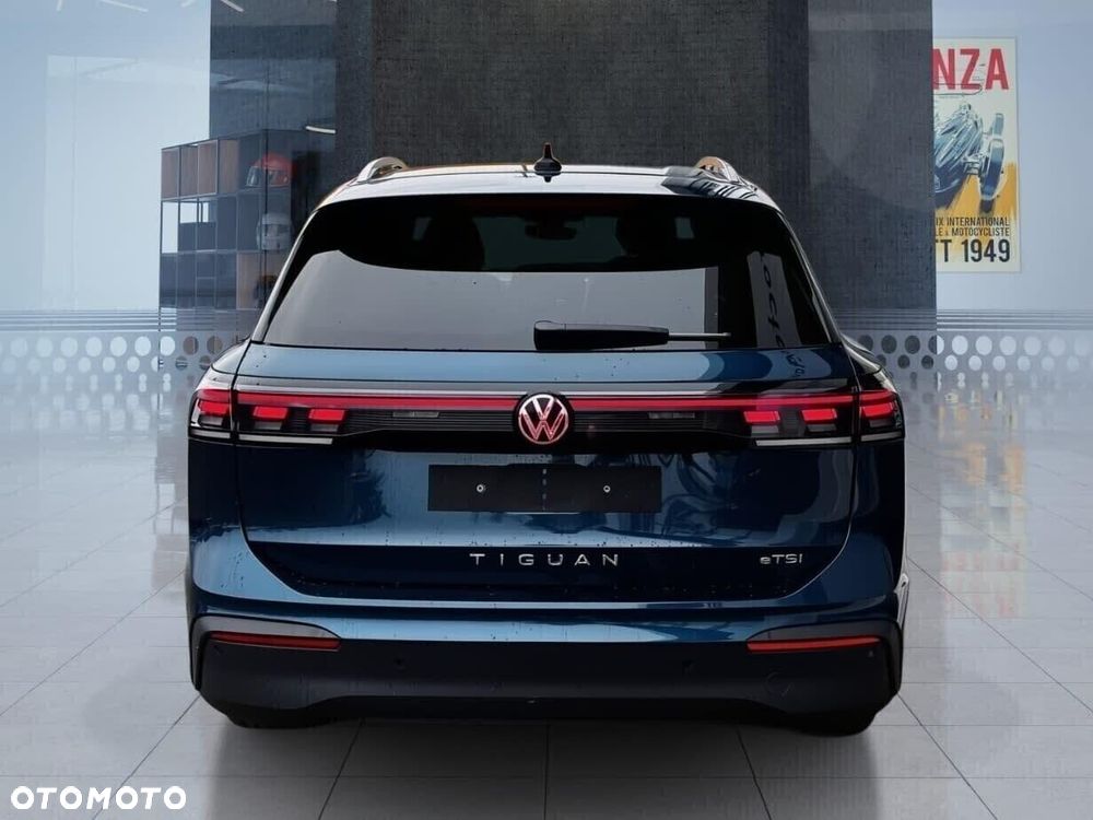 Volkswagen Tiguan - 10