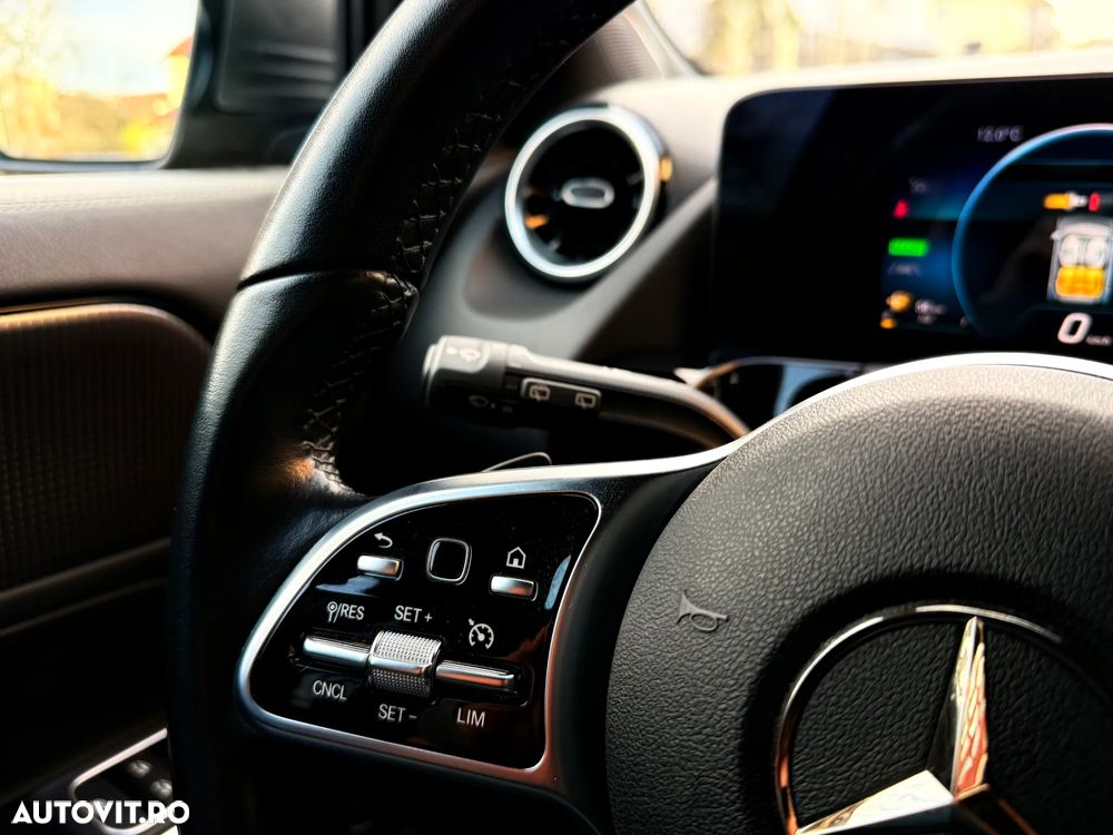 Mercedes-Benz GLA 250 e 8G-DCT Special Edition - 14