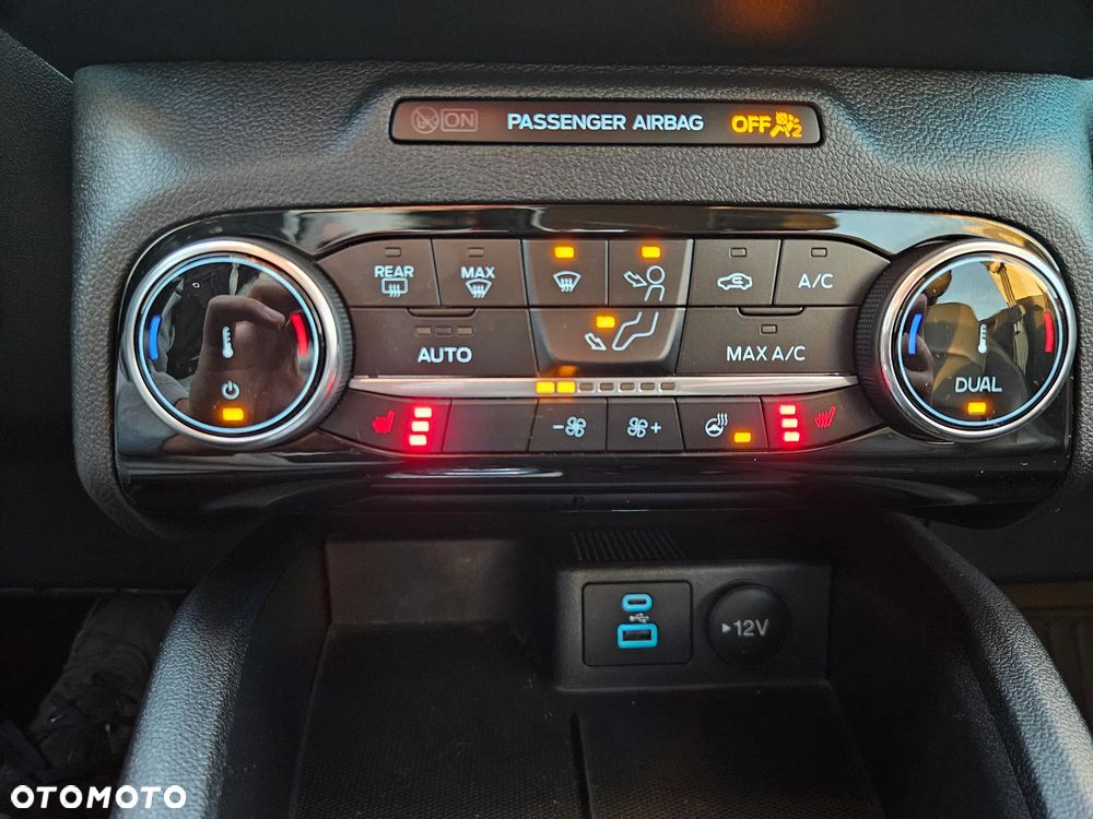 Ford Kuga 2.5 Duratec FHEV TITANIUM - 28