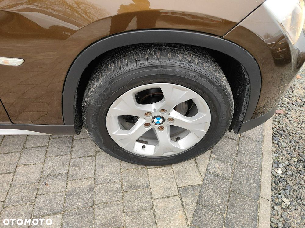 BMW X1 sDrive18d xLine - 32