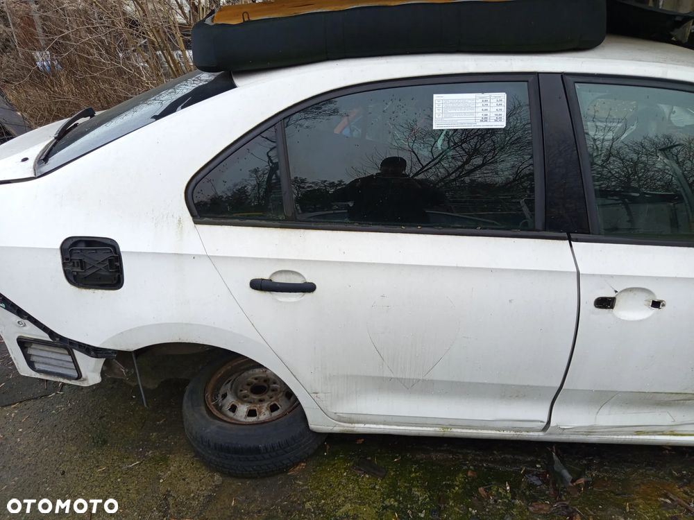 BŁOTNIK TYLNY PRAWY SKODA RAPID LIFTBACK 12- KOD LAKIERU LF9E - 2