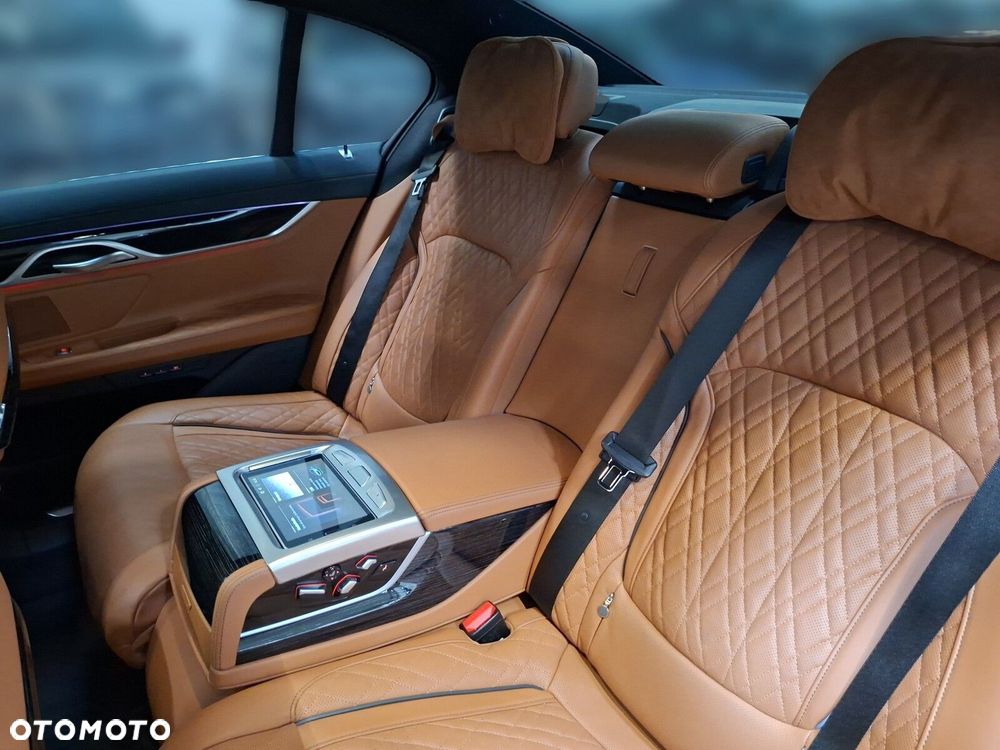 BMW Seria 7 - 18