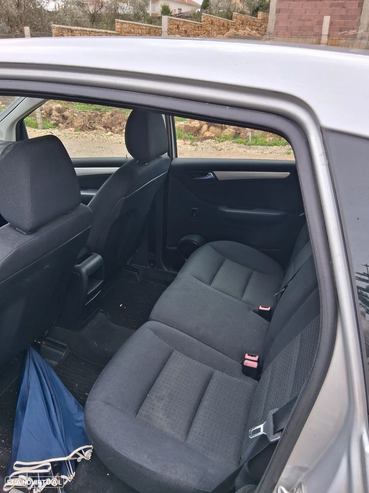 Mercedes-Benz B 180 CDI - 10