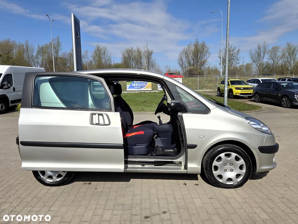 Peugeot 1007 1.4 Trendy - 5