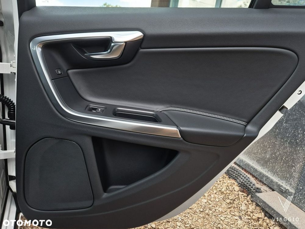 Volvo V60 D3 Momentum - 21