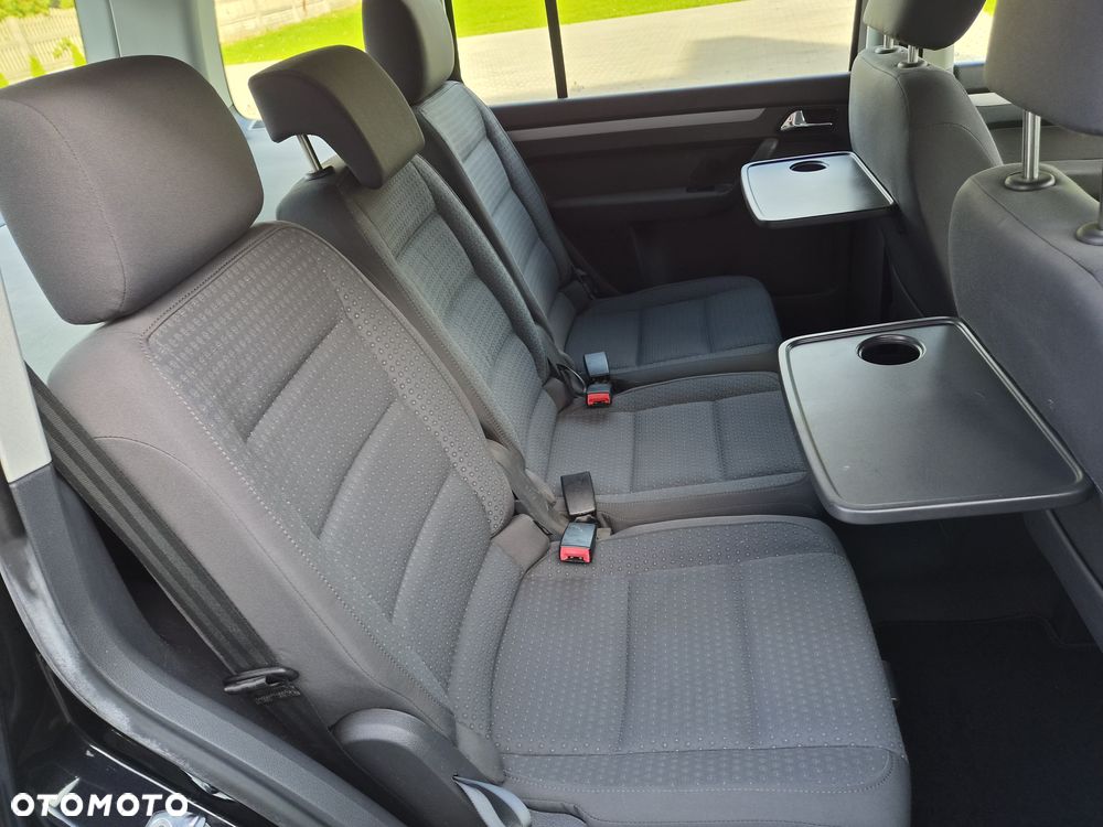 Volkswagen Touran - 29