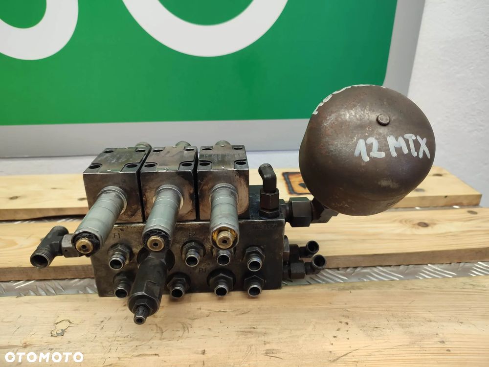 Blok hydrauliczny Mecalac 12 MTX (31923400) - 2