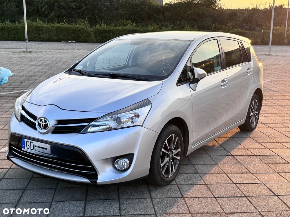 Toyota Verso 1.8 Premium - 10