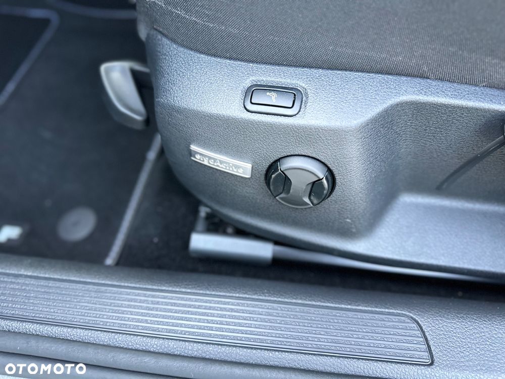 Volkswagen Golf Variant 1.5 TSI ACT OPF BlueMotion Highline - 33