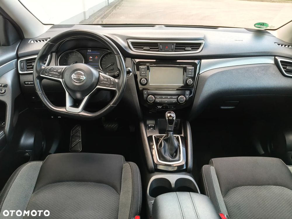 Nissan Qashqai 1.3 DIG-T N-Connecta DCT - 9