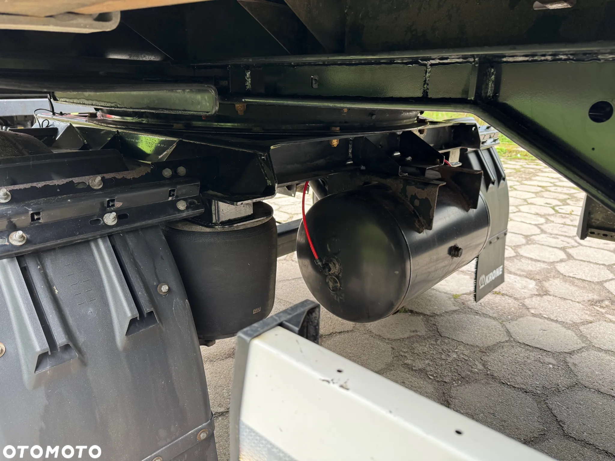 Krone BDF,Pod kontenery, - 9