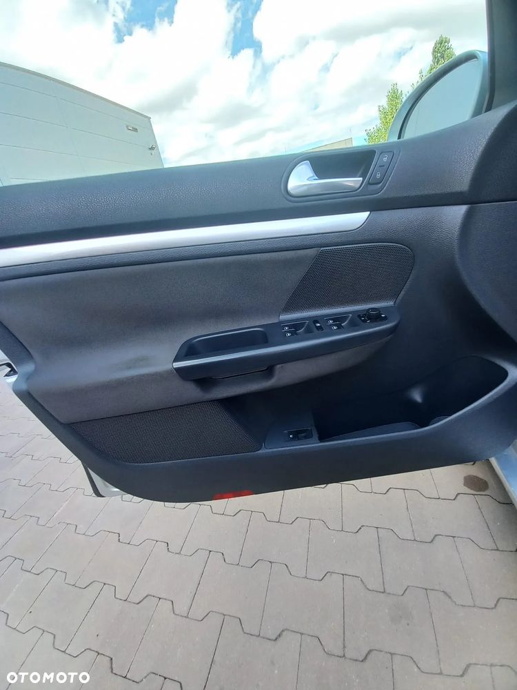Volkswagen Golf 1.6 United - 33