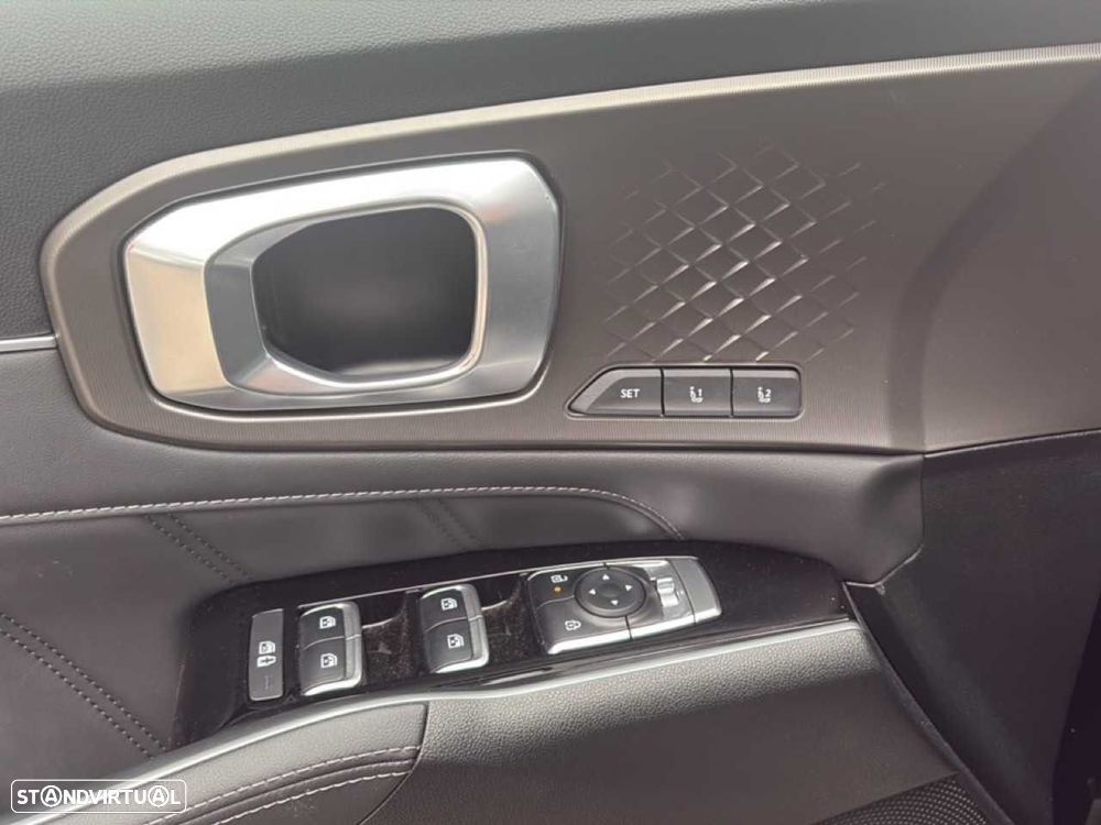 Kia Sorento 1.6 T-GDI HEV Concept - 13