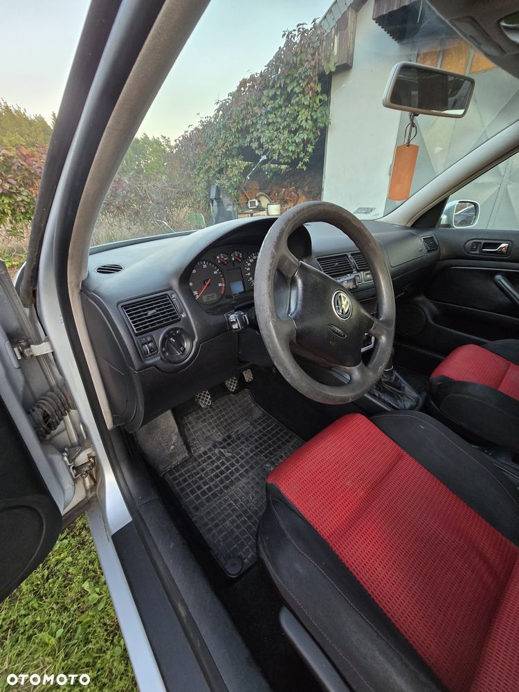 Volkswagen Golf - 5