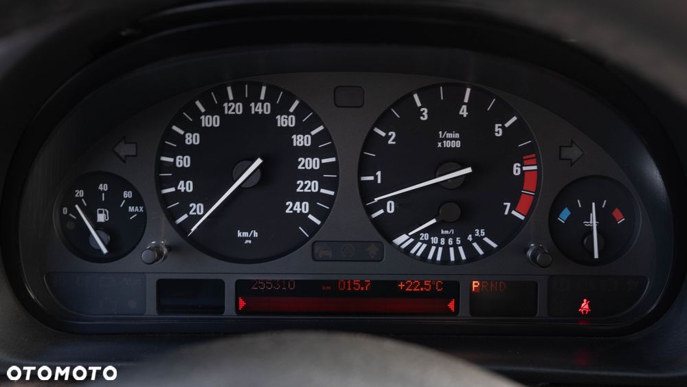 BMW Seria 7 740i - 38