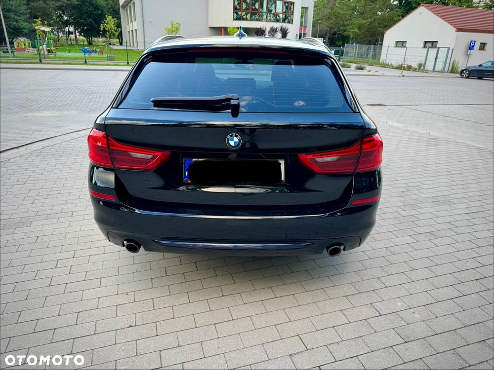 BMW Seria 5 520d Sport - 6