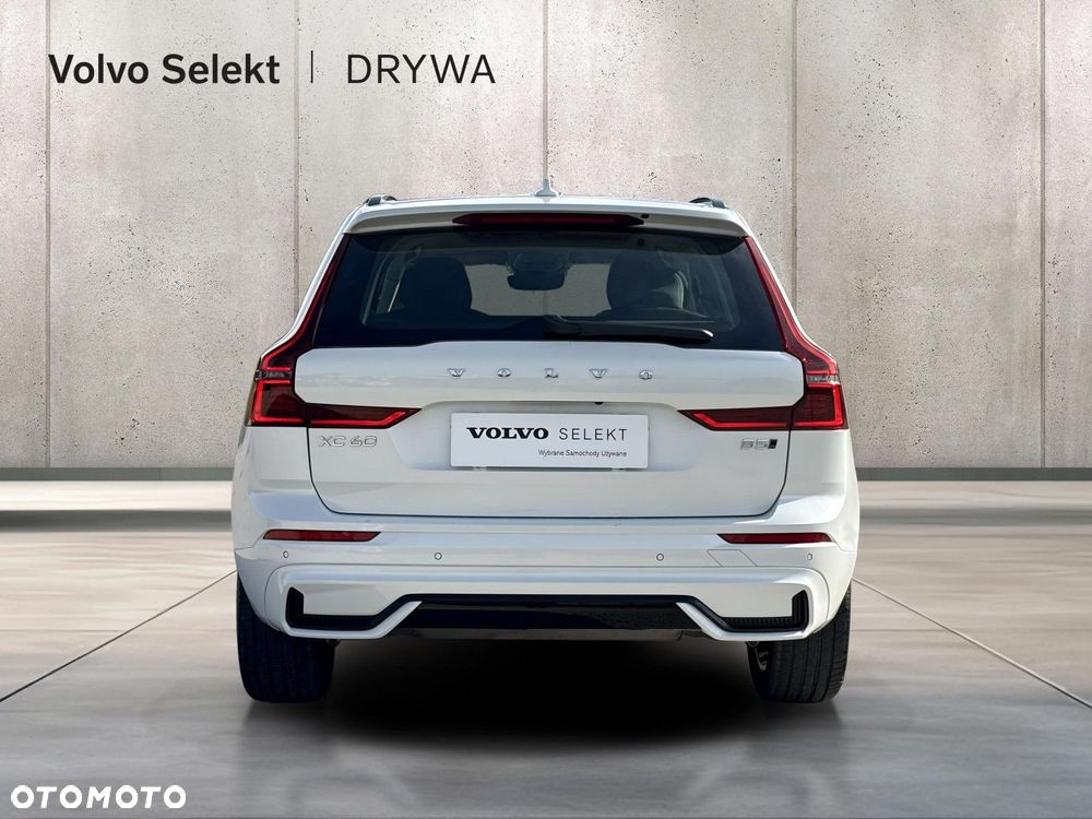 Volvo XC 60 B5 B AWD Plus Dark - 5