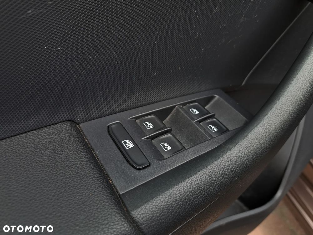 Skoda RAPID 1.0 TSI Ambition - 14