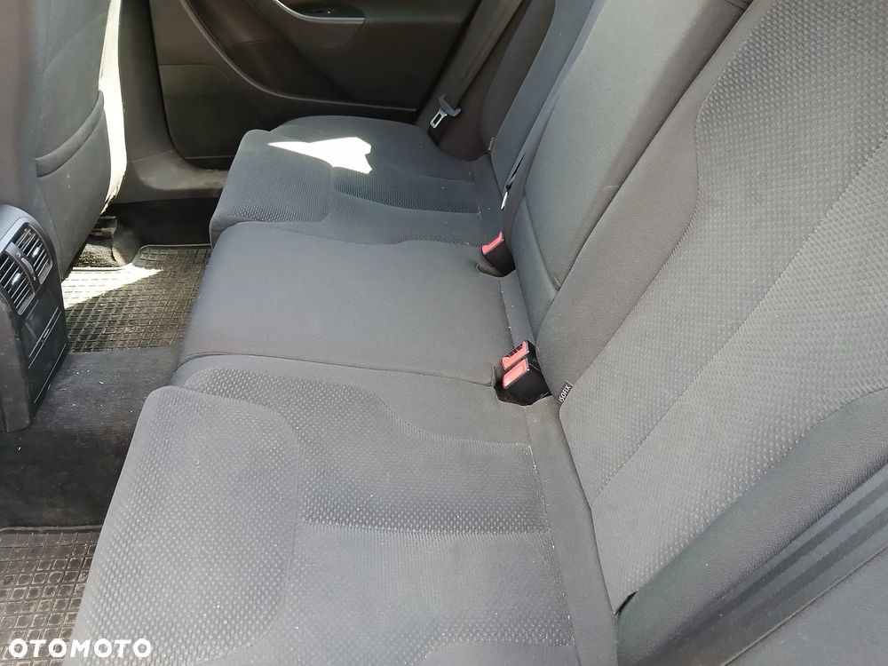 Volkswagen Passat 1.9 TDI Comfortline - 2