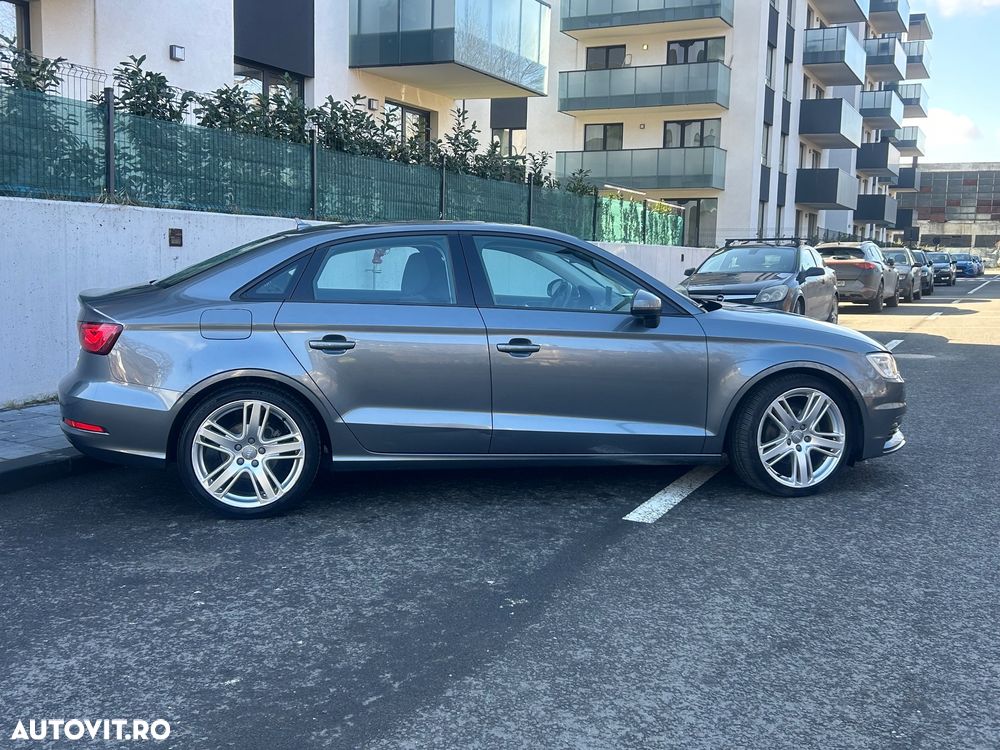 Audi A3 1.6 TDI ack S tronic Ambiente - 8