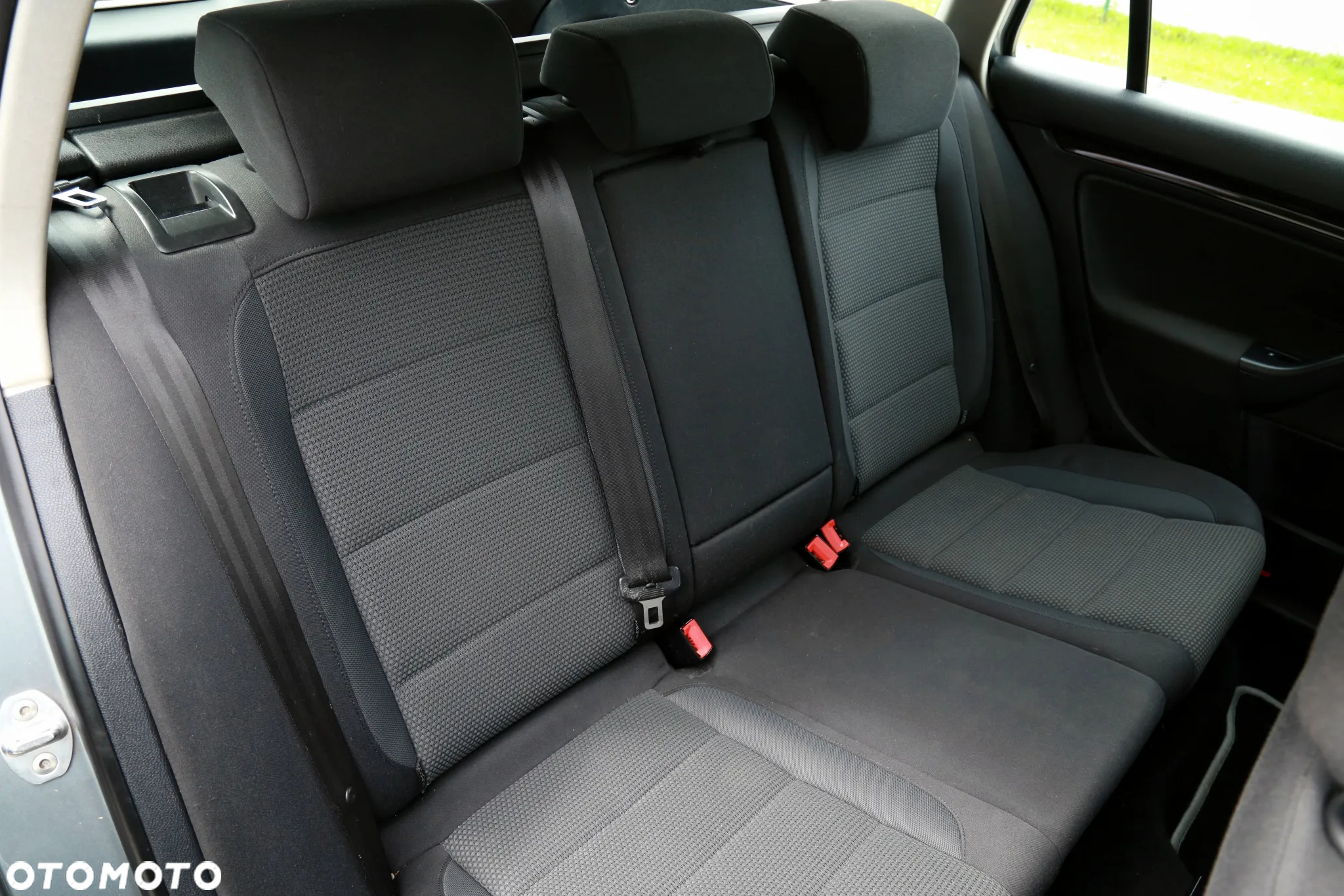 Volkswagen Golf 1.6 TDI DPF Comfortline - 17
