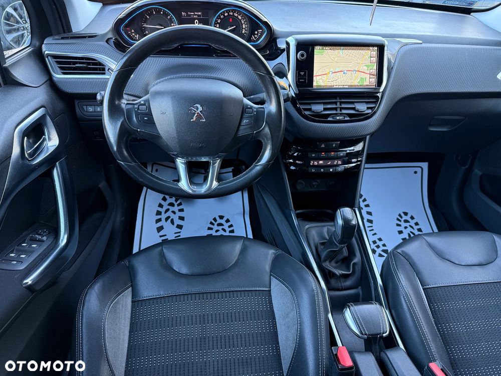 Peugeot 2008 1.2 VTi Allure - 4